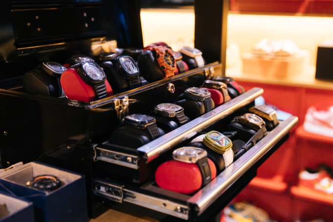 Bên trong căn phòng toát lên đẳng cấp tiêu tiền của đại gia Minh Nhựa, vợ dùng 2 từ mô tả tính cách thật-4