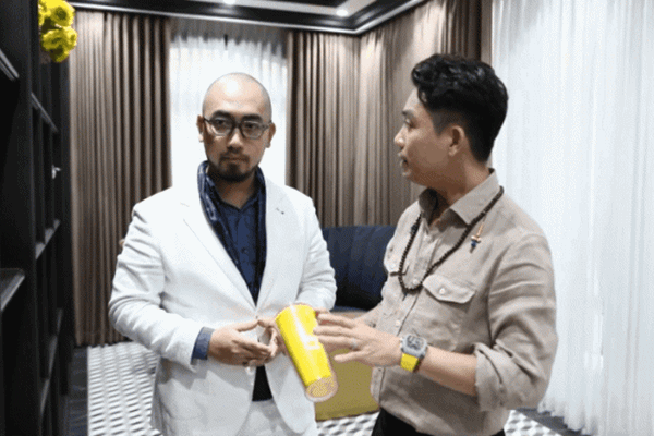 Công khai yêu bạn trai doanh nhân 49 tuổi, ca sĩ Nguyễn Hồng Nhung sống ra sao bên Mỹ?-17