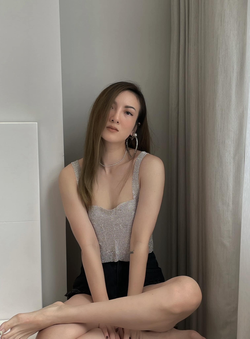 Ca sĩ Việt bị gắn mác thảm họa thẩm mỹ sau 11 năm: Nhan sắc gây bất ngờ, body nuột nà, U40 vẫn một mình-6