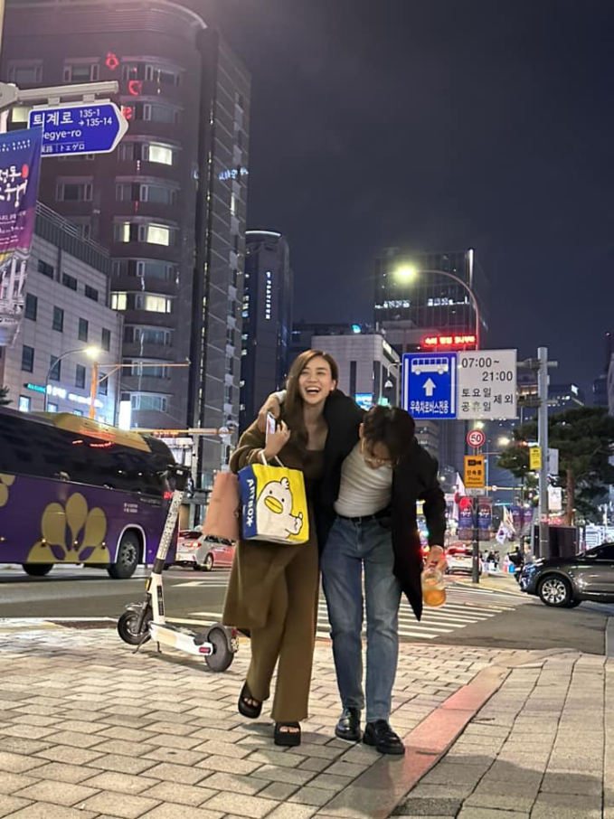 Cùng Đạt G nuôi con 3 năm qua, Cindy Lư trả lời thế nào khi có người hỏi: Không còn thương Hoài Lâm nữa à?”-4