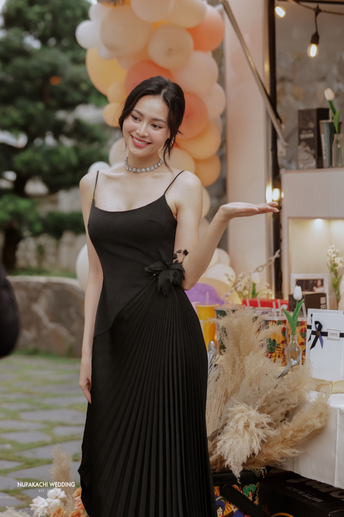 Lan Ngọc bung nẹp tại đám cưới Phương Lan: Hát một đằng nhạc một nẻo, hình tượng ngọc nữ bị lung lay vì tấm ảnh này-3