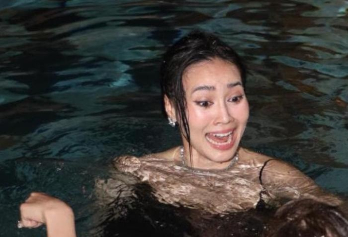 Lan Ngọc bung nẹp tại đám cưới Phương Lan: Hát một đằng nhạc một nẻo, hình tượng ngọc nữ bị lung lay vì tấm ảnh này-4