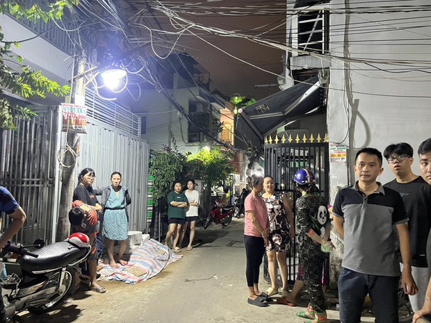 CLIP: Hàng xóm kể vụ nghi phóng hỏa khiến 3 người tử vong ở quận 8, TP HCM-2