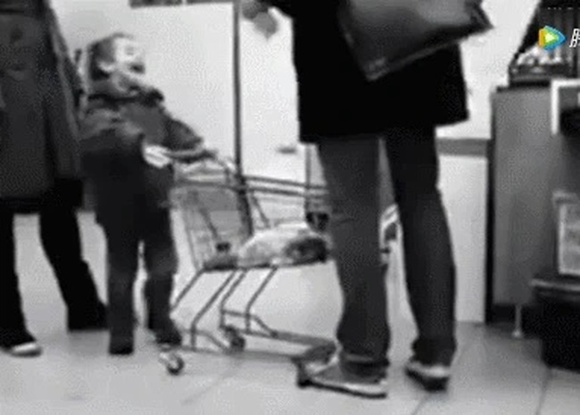 Có 1 kiểu gia đình hủy hoại đứa trẻ còn hơn cả nghèo đói: Càng để lâu cuộc đời con càng trượt dốc không phanh-1