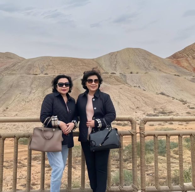 Ái nữ tập đoàn nhựa xả ảnh tình tứ với ông xã nhưng tiếp tục giấu mặt: Visual nàng tiểu thư vẫn ấn tượng như vậy!-2