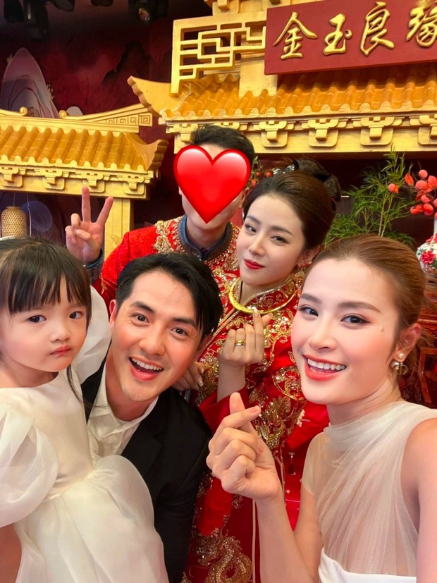 Ái nữ tập đoàn nhựa xả ảnh tình tứ với ông xã nhưng tiếp tục giấu mặt: Visual nàng tiểu thư vẫn ấn tượng như vậy!-3