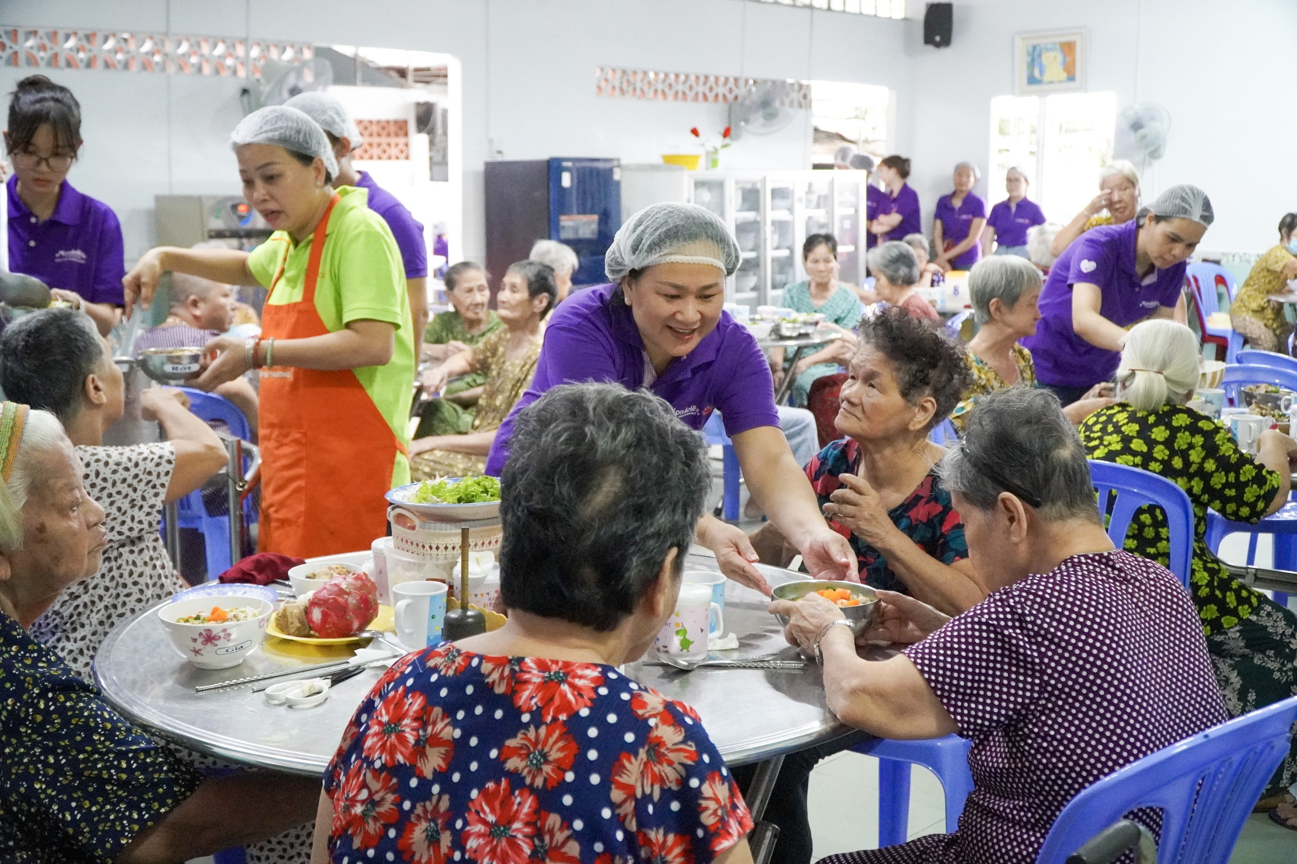 Hơn 27.000 thùng bánh kẹo Kinh Đô ủng hộ cộng đồng-2