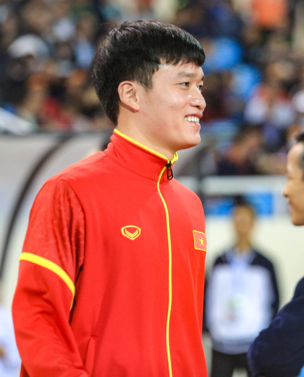 Vợ cựu tiền vệ tuyển Việt Nam không cổ vũ đội tuyển vì Hoàng Đức đẹp trai, đá hay nhưng bị cất dự bị-2
