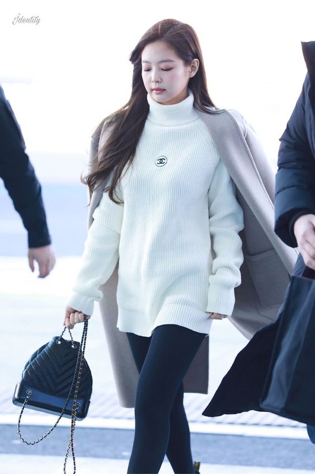 Học BLACKPINK cách diện áo cổ lọ ấm áp và tôn dáng-1