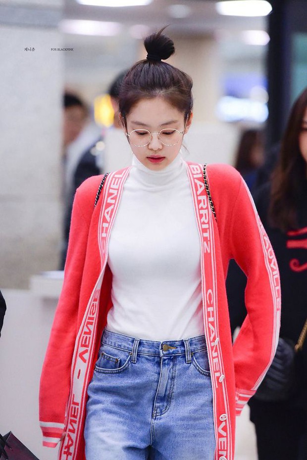 Học BLACKPINK cách diện áo cổ lọ ấm áp và tôn dáng-10