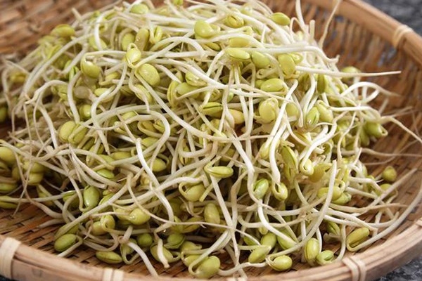 Nam nghệ sĩ chia sẻ một loại rau quen giá rẻ giúp giảm đến 10kg, bật mí nhiều công dụng tuyệt vời ít người biết-1