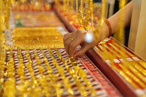 Giá vàng hôm nay 23/11/2023 hạ nhiệt, ai mua 71 triệu đồng/lượng vẫn có lãi-1