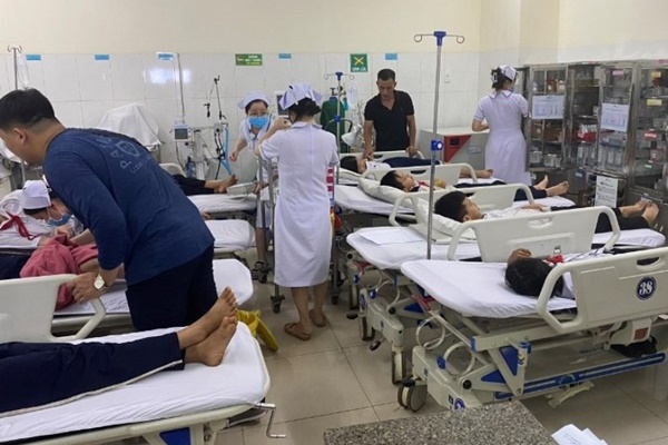 Tạm dừng hoạt động cơ sở kinh doanh trà sữa khiến 17 học sinh ngộ độc-1