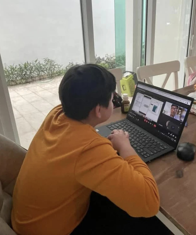 Con trai cả phải đi lùi vạch đích của Shark Bình: 14 tuổi đã có 9 năm kinh nghiệm lập trình, biết 3 thứ tiếng-2