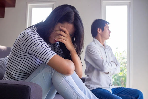 Chồng ghen khi tôi làm việc cùng với người yêu cũ-2