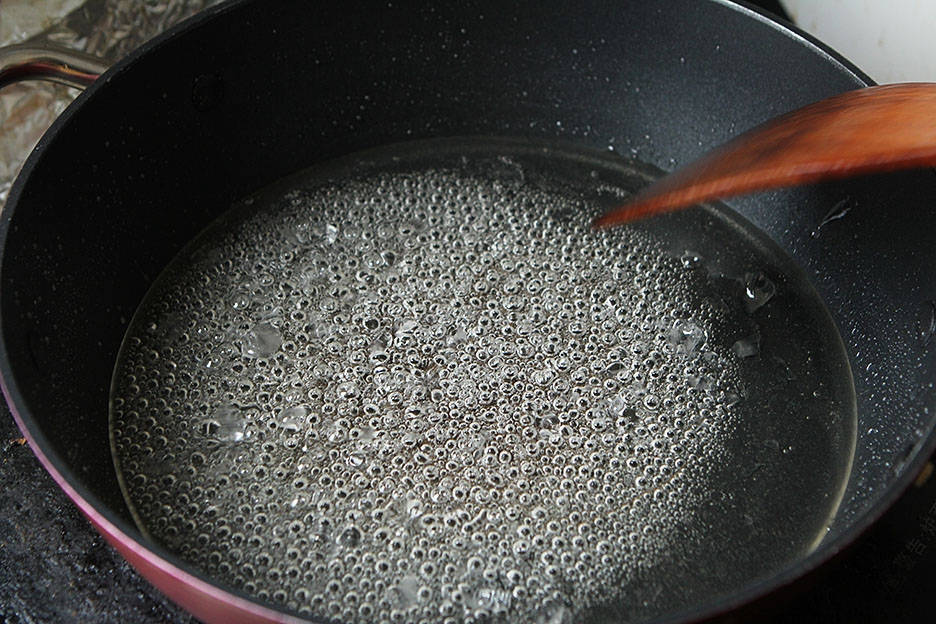 Ăn bưởi xong đừng vội vứt vỏ đi, mang làm món này ăn không chỉ nhuận phổi, giảm ho mà còn thơm miệng-8