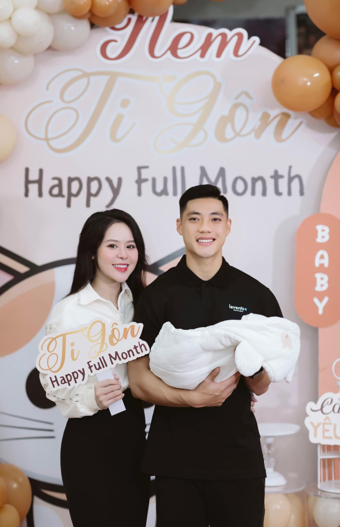 Hotboy có tên độc nhất bóng đá Việt Nam hạnh phúc khoe ảnh tiệc đầy tháng của con đầu lòng-1