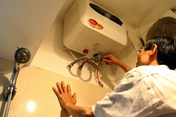 Mẹo đơn giản đánh bay mọi vết bẩn cứng đầu để áo trắng sạch tinh tươm-2