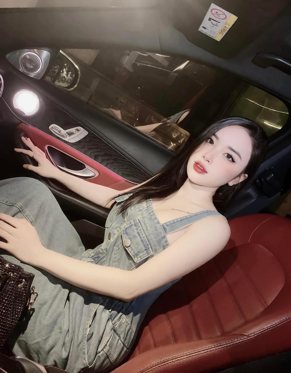 Con gái chủ lâu đài 70 tỷ ở Nghệ An: Nhan sắc nổi bật, tự chủ tài chính không dựa dẫm bố mẹ-9