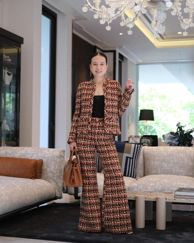 Cận cảnh dinh thự hơn 2.000m2 của Madam Pang tại Thái Lan: Sang trọng từng góc trong ngôi nhà, sân vườn và hồ bơi đều có đủ-1