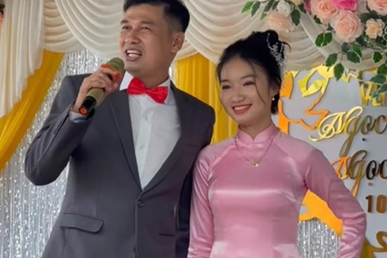 Nam nghệ sĩ cưới vợ trẻ đẹp kém 26 tuổi, 50 tuổi chưa có con vẫn ngọt ngào đáng ngưỡng mộ