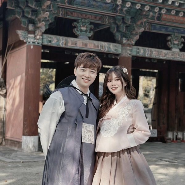 2 triệu người xem mẹ chồng Hàn Quốc diện áo dài, nhảy cực sung tại đám cưới ở Hà Tĩnh-1