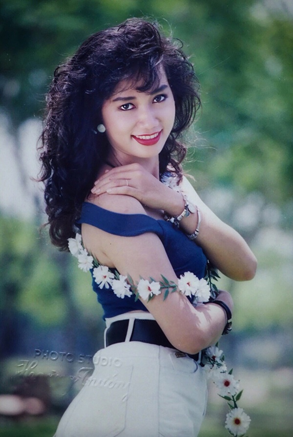 Nữ hoàng ảnh lịch 56 tuổi không kết hôn, sinh con vì cú sốc tình cảm, giờ sống tự tại, đẹp quyến rũ-4