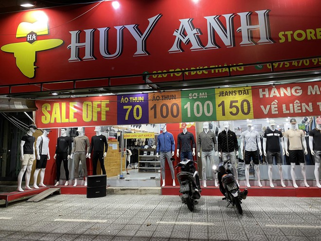 Black Friday ở Đà Nẵng ảm đạm, nhiều cửa hàng giảm sập giá” vẫn vắng người mua-3