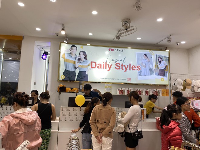 Black Friday ở Đà Nẵng ảm đạm, nhiều cửa hàng giảm sập giá” vẫn vắng người mua-8