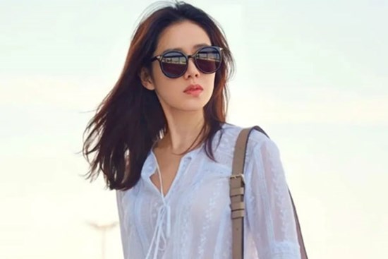 Son Ye Jin vội vã trở lại Hàn Quốc để chuẩn bị tiệc sinh nhật cho con trai