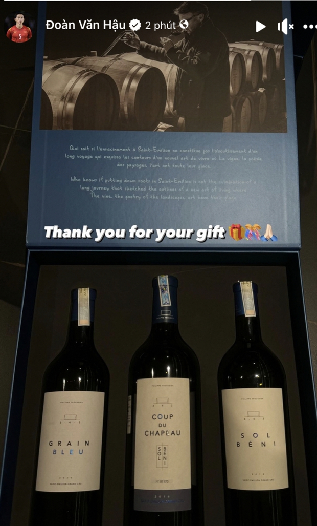 HLV Troussier tặng quà cưới đặc biệt cho Đoàn Văn Hậu và Doãn Hải My-1