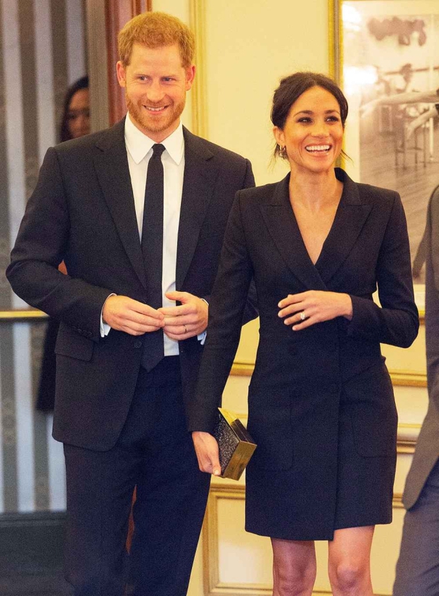 Bức ảnh gây sốt của Vương phi Kate dấy lên tranh cãi về sự bất công của dư luận với Meghan-6