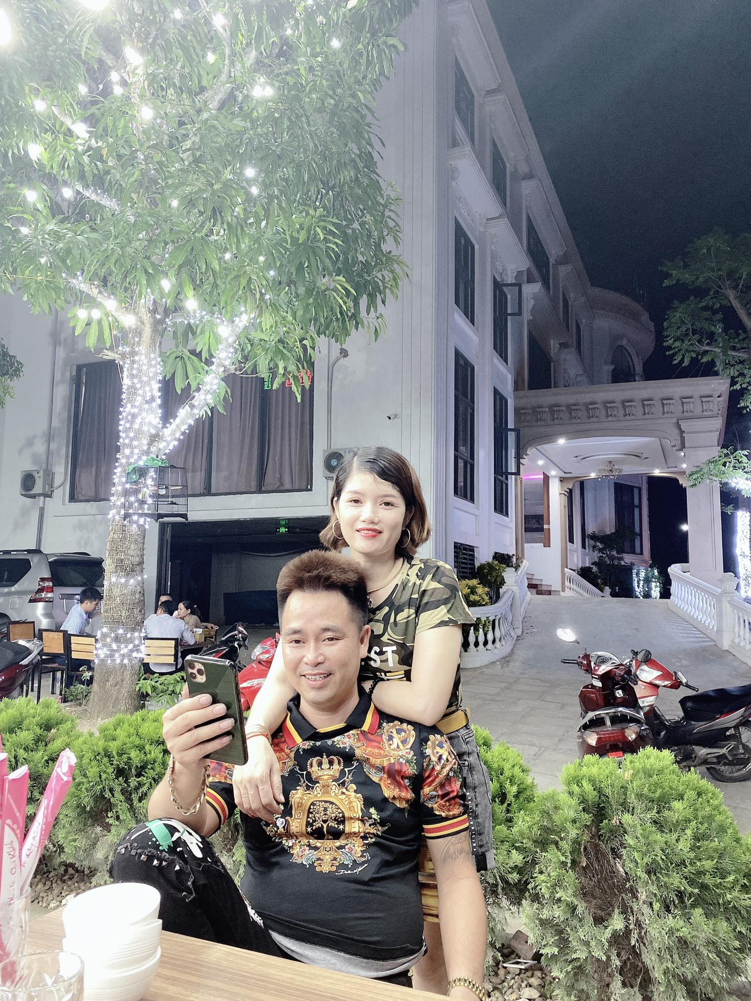 Ông chủ lâu đài 70 tỷ ở Nghệ An: Thoải mái trong việc cho con tiêu tiền, tiết lộ tiêu chuẩn chọn dâu rể-5