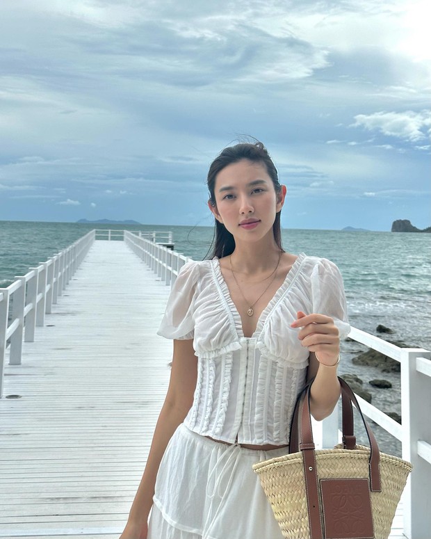 Thùy Tiên thăng hạng phong cách nhờ chuyển sang diện đồ tối giản-6