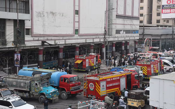 Pakistan: Cháy trung tâm thương mại ở Karachi, ít nhất 11 người thiệt mạng-1