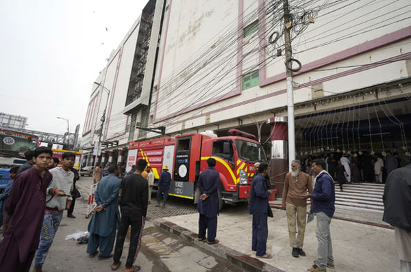 Pakistan: Cháy trung tâm thương mại ở Karachi, ít nhất 11 người thiệt mạng-3