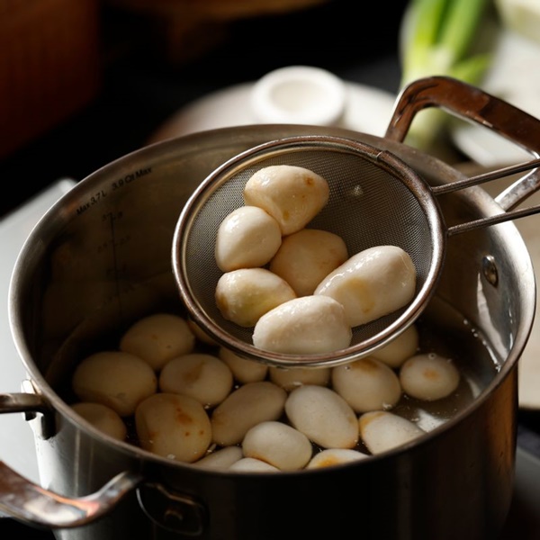 Không hầm với xương, canh khoai sọ nấu theo cách này ngọt ngon đã miệng vô cùng-5