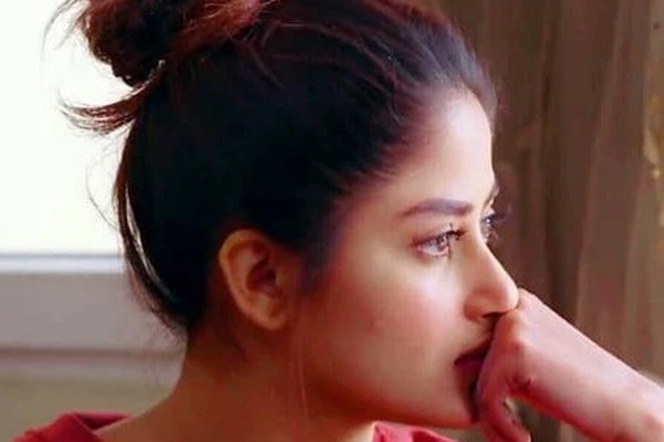 Kỉ niệm 10 năm ngày cưới, tôi thẫn thờ vì món quà đặc biệt từ chồng-1