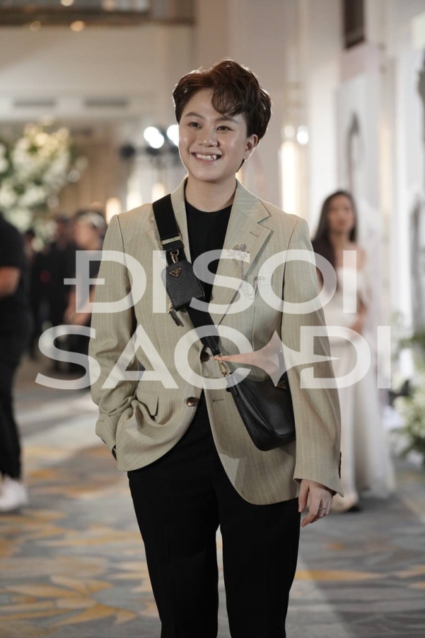 Dàn khách khủng đổ bộ đám cưới Văn Hậu - Hải My: Vợ chồng Shark Hưng giật spotlight, một người nổi tiếng mặc sai dresscode-1