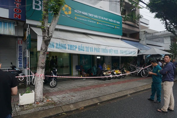 Thông tin mới nhất vụ dùng súng cướp ngân hàng, đâm bảo vệ tử vong ở Đà Nẵng-2