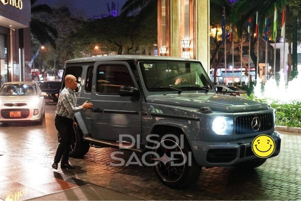 Xúng xính ăn cưới Đoàn Văn Hậu - Doãn Hải My: Dàn khách đi G63, có người đánh” luôn cả Rolls-Royce-4