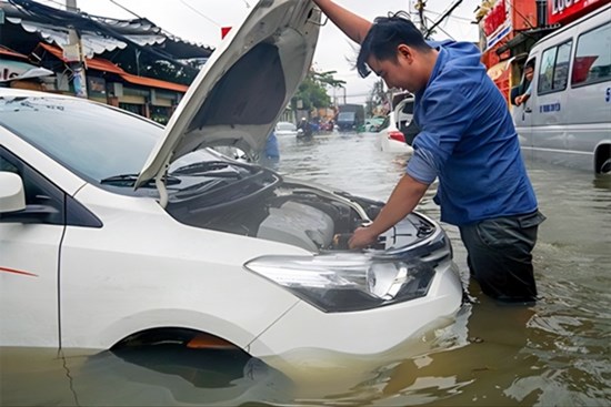 Mẹo nhận biết ô tô có lịch sử ngập nước