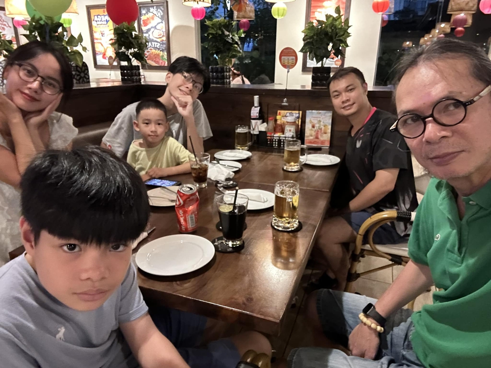 Tài tử điện ảnh sắp được phong NSND: Tuổi 60 sống viên mãn bên người vợ tài giỏi và 4 con-6