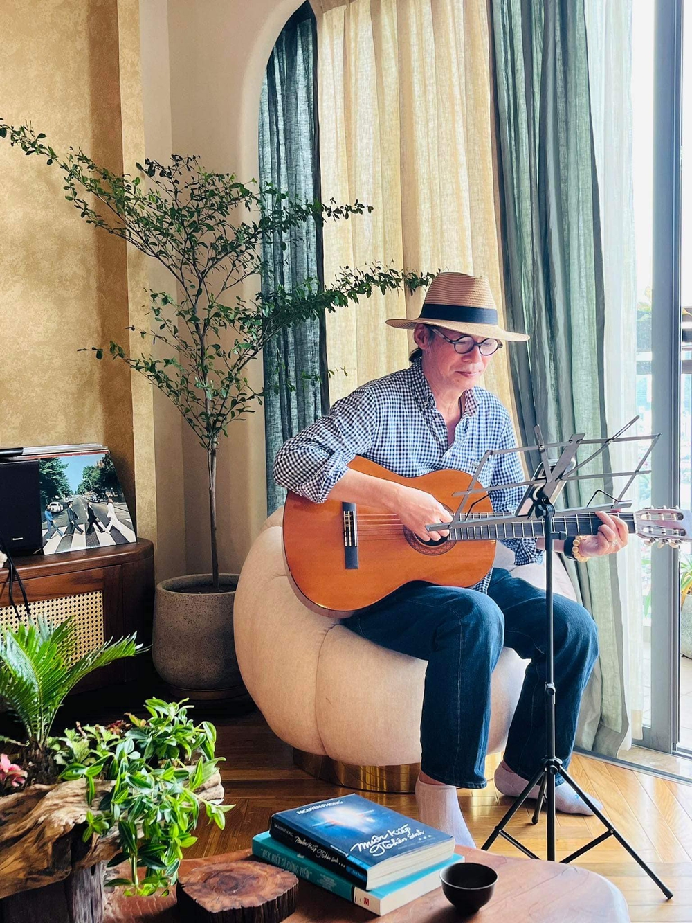 Tài tử điện ảnh sắp được phong NSND: Tuổi 60 sống viên mãn bên người vợ tài giỏi và 4 con-5