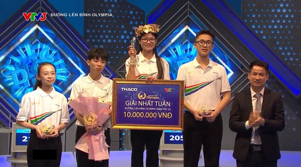 Dẫn đầu đoàn leo núi cả tất cả các phần thi, nữ sinh Hà Nội giành chiến thắng Olympia cực thuyết phục-4