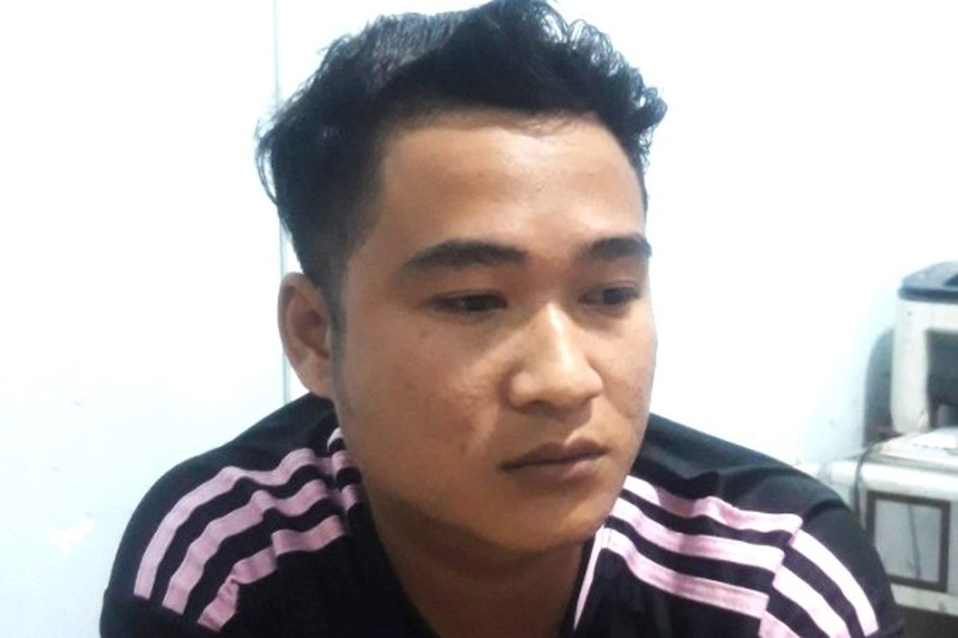 Bắt giữ nam thanh niên có con với vợ hờ 14 tuổi-1