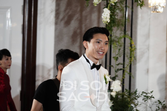 Loại hoa trong top đắt nhất thế giới xuất hiện khắp nơi trong tiệc cưới Đoàn Văn Hậu và Doãn Hải My: Quá chịu chơi và chịu chi!-2