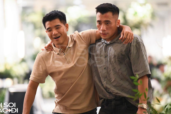 Bắt trọn khoảnh khắc Đoàn Văn Hậu và Doãn Hải My đi bar quẩy hết mình sau khi xả vai cô dâu chú rể-6