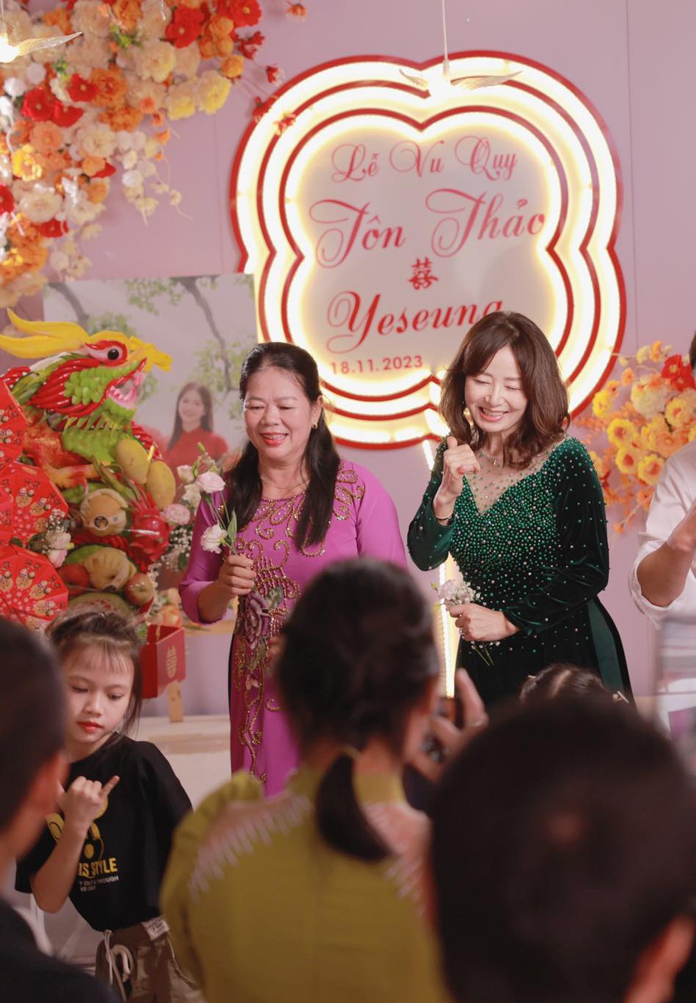 Chân dung mẹ chồng Hàn Quốc nhảy trong đám cưới ở Hà Tĩnh: U60 trẻ như chị của con dâu-1