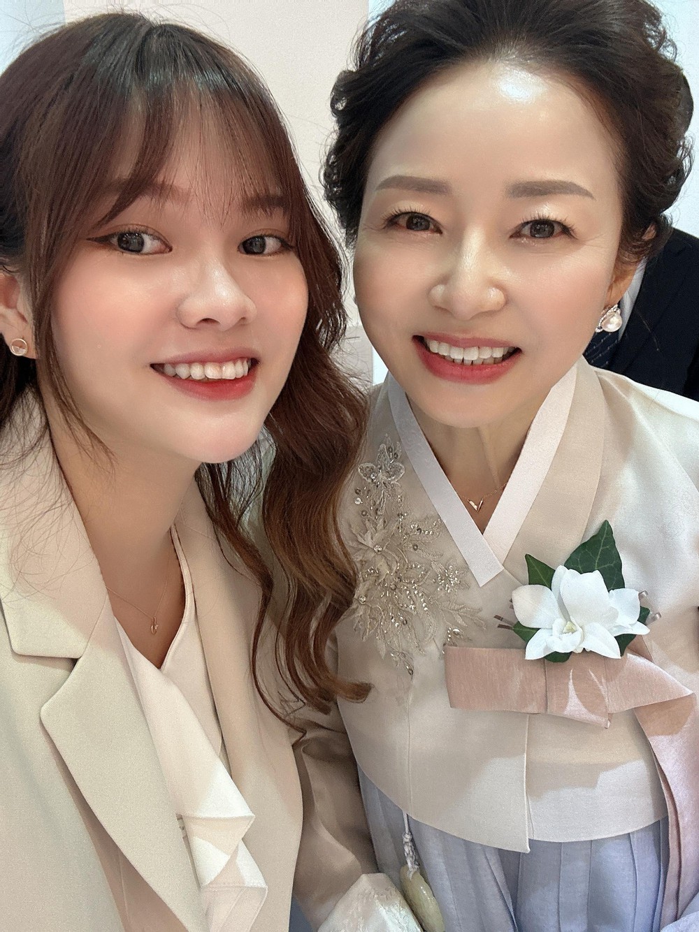 Chân dung mẹ chồng Hàn Quốc nhảy trong đám cưới ở Hà Tĩnh: U60 trẻ như chị của con dâu-6